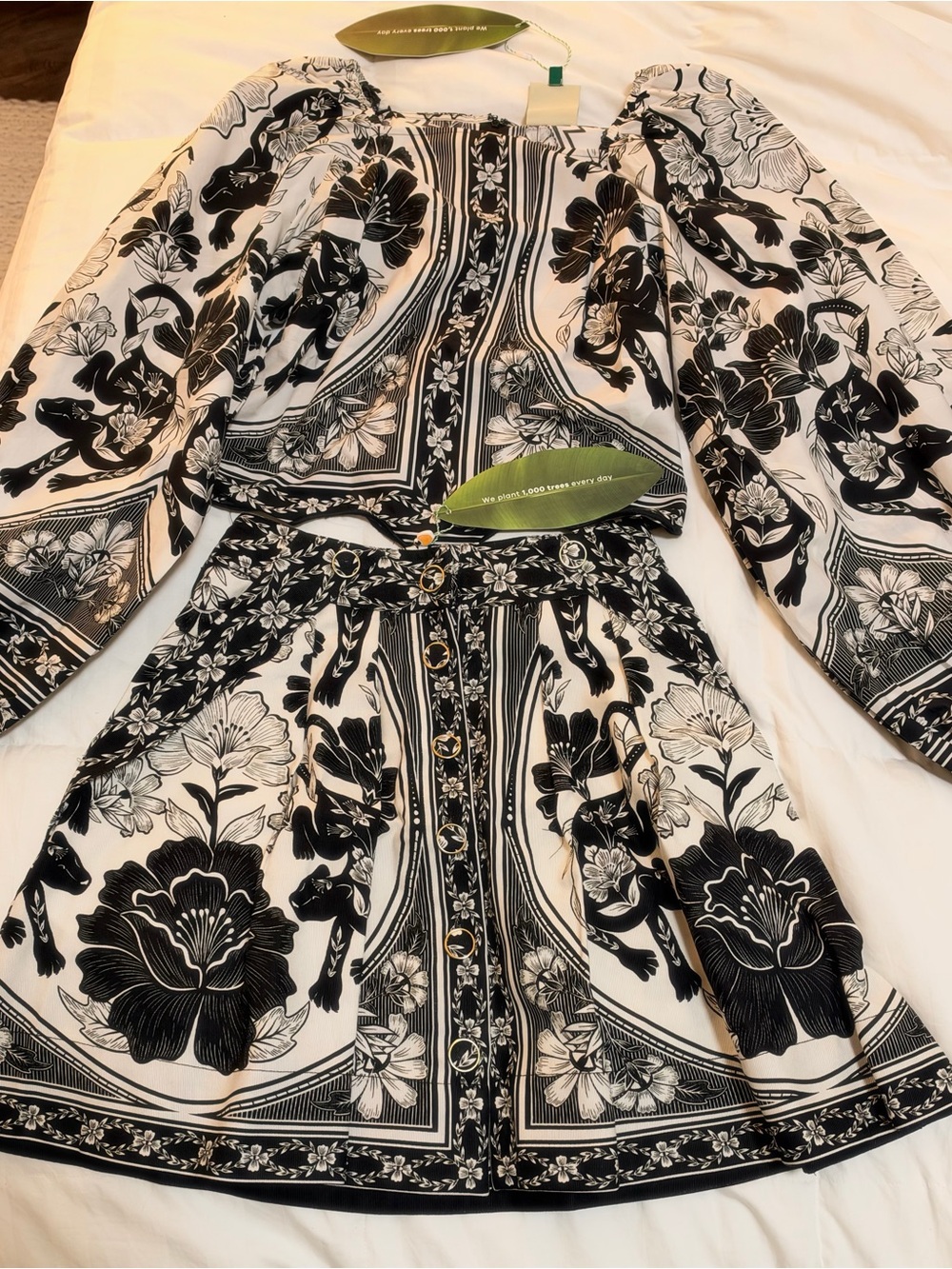 Farm Rio Floral Mini skirt in Black & White